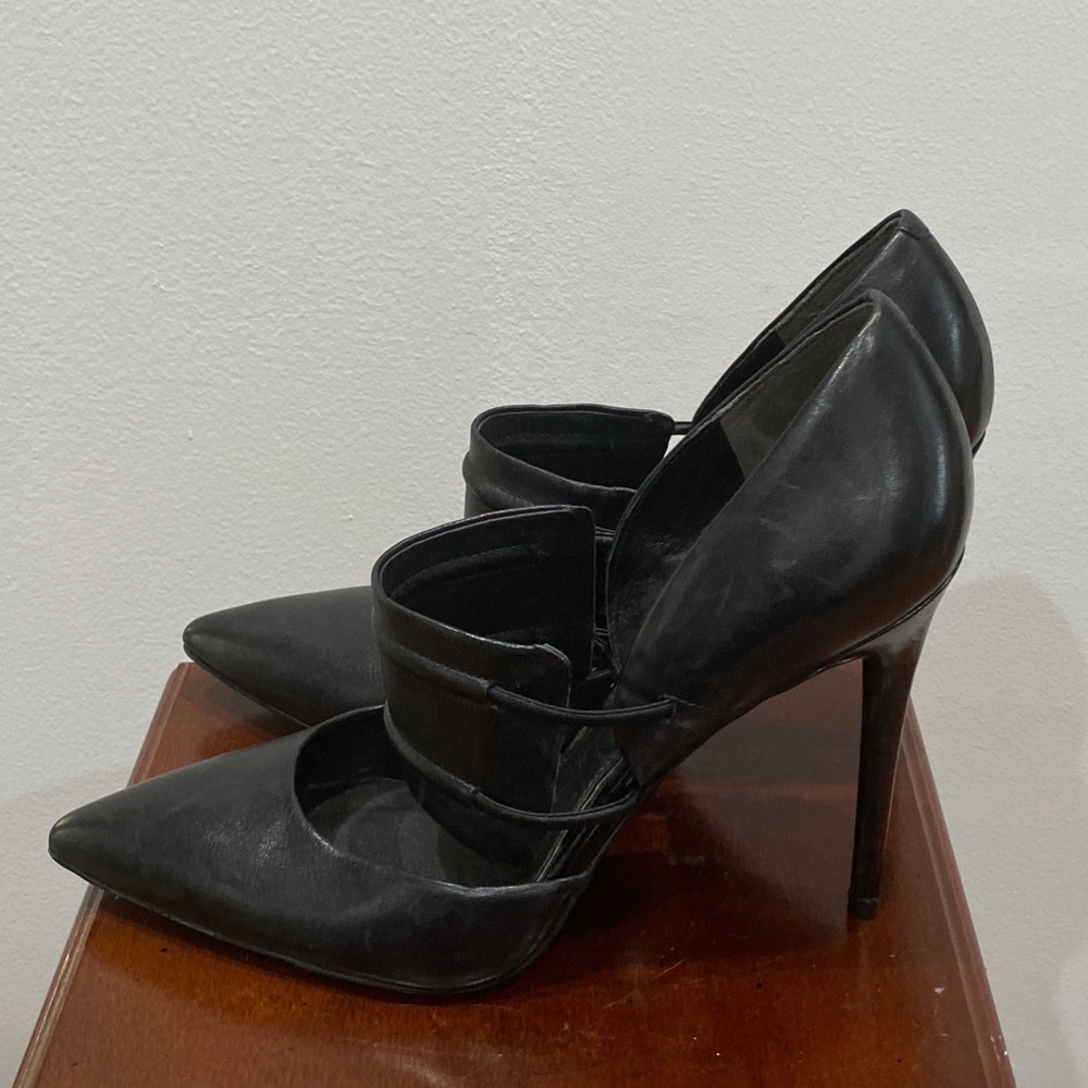 Kenneth Cole New York Water dress leather pumps. - Picture 6 of 12